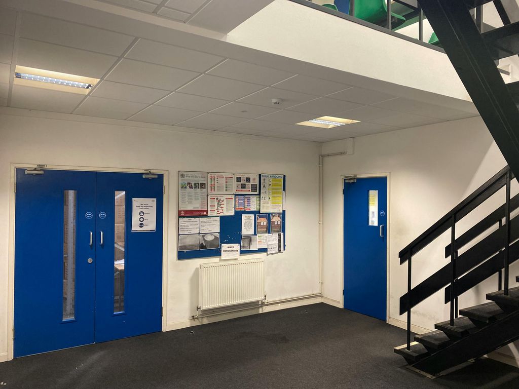 Property photo 3 of 4 Foyer And Stairwell Amended Picture.Jpg