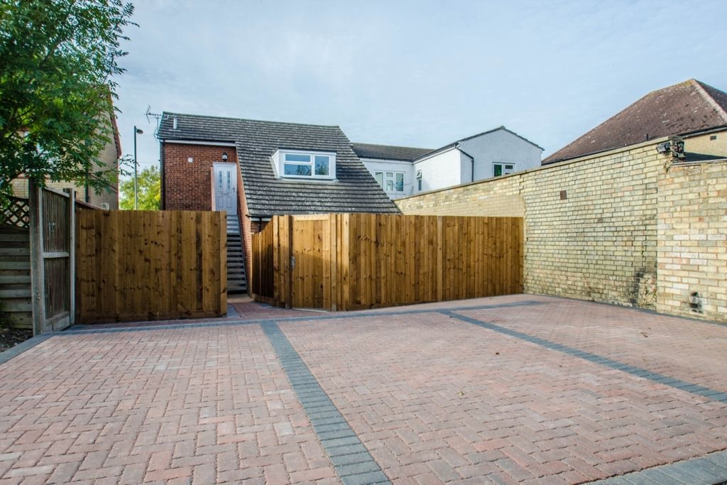 Property photo 1 of 14 Parking