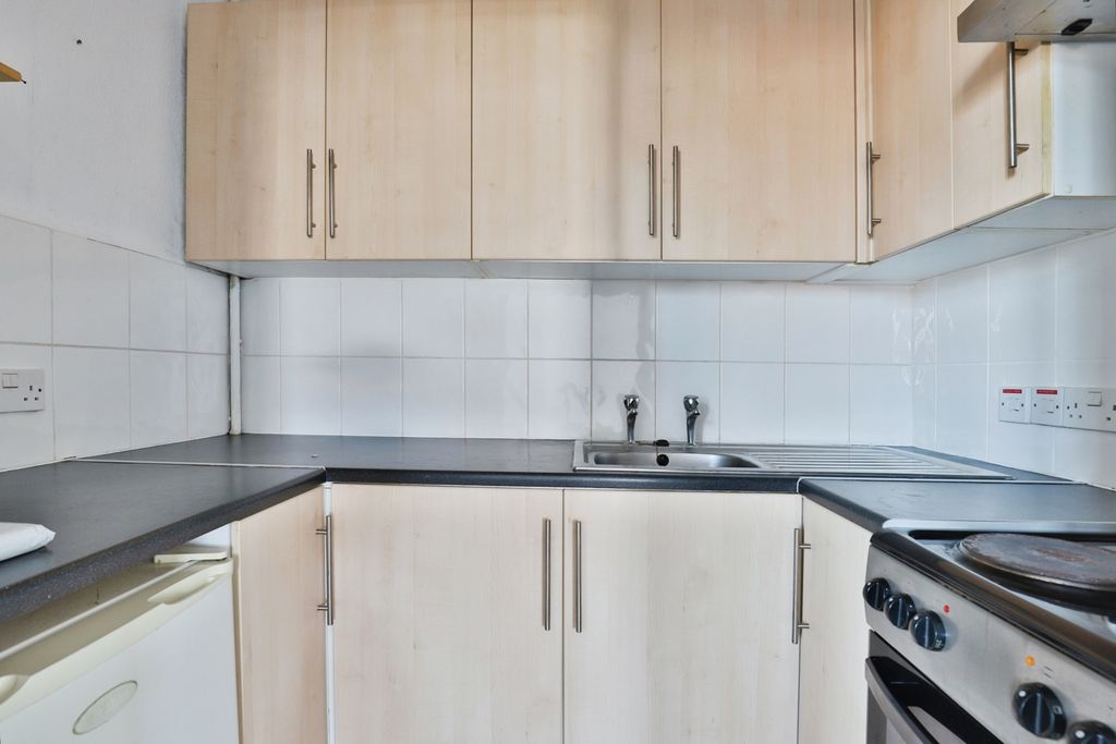 Property photo 2 of 17 Photo