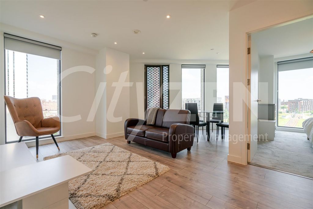 Property photo 1 of 22 Reception