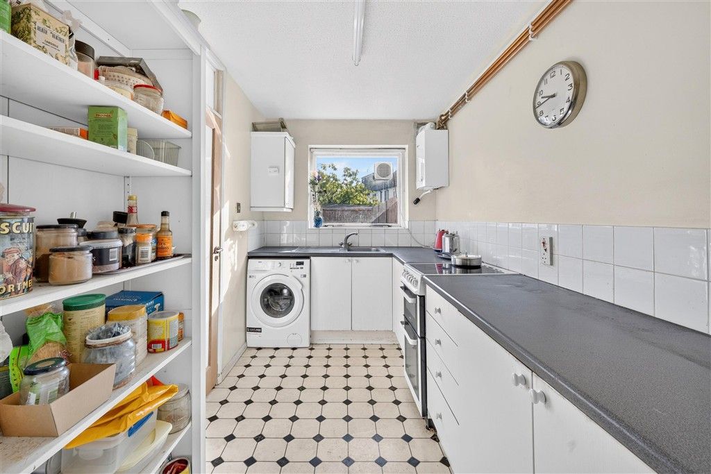 Property photo 3 of 14 Kitchen