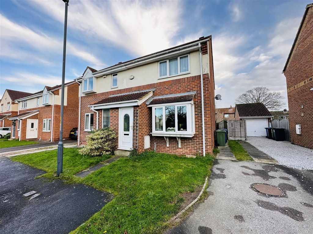 Property photo 1 of 9 Front