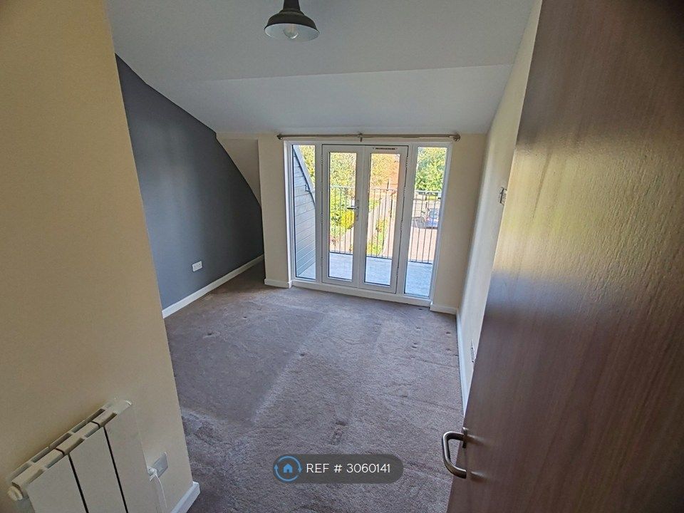 Property photo 2 of 8 Bedroom 1