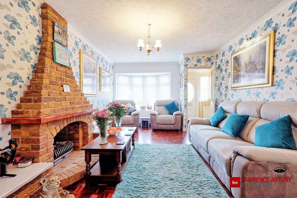 Property photo 2 of 37