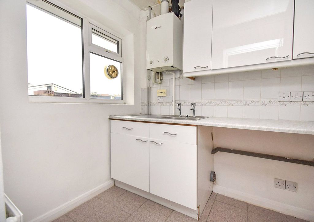 Property photo 3 of 11 Picture No. 35