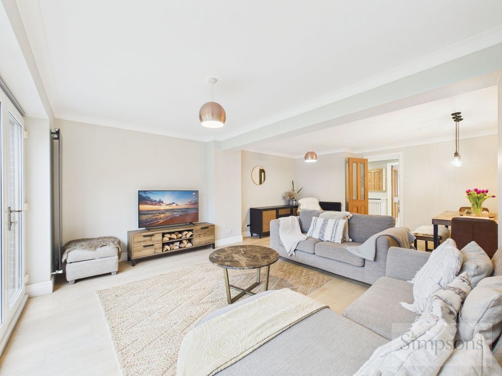 Property photo 3 of 27