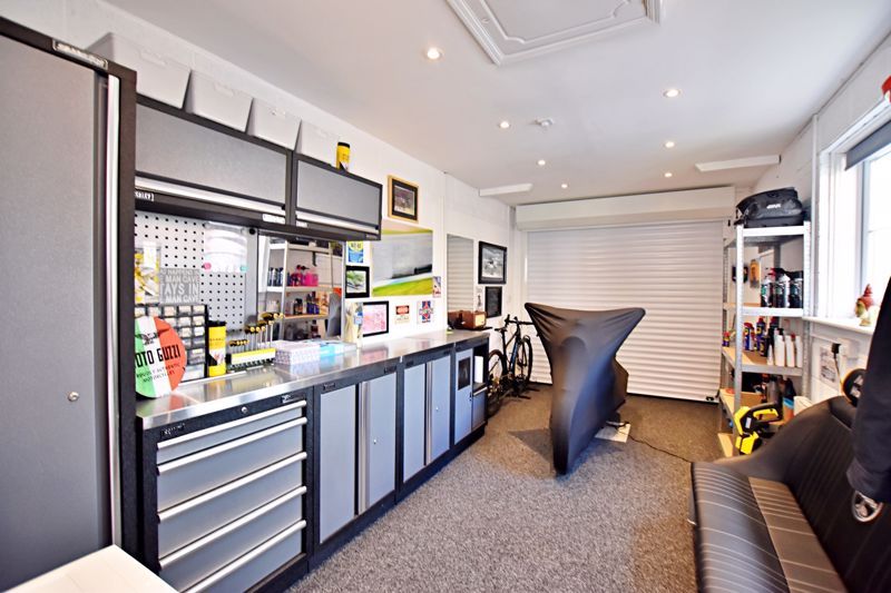 Property photo 3 of 28 Photo 33