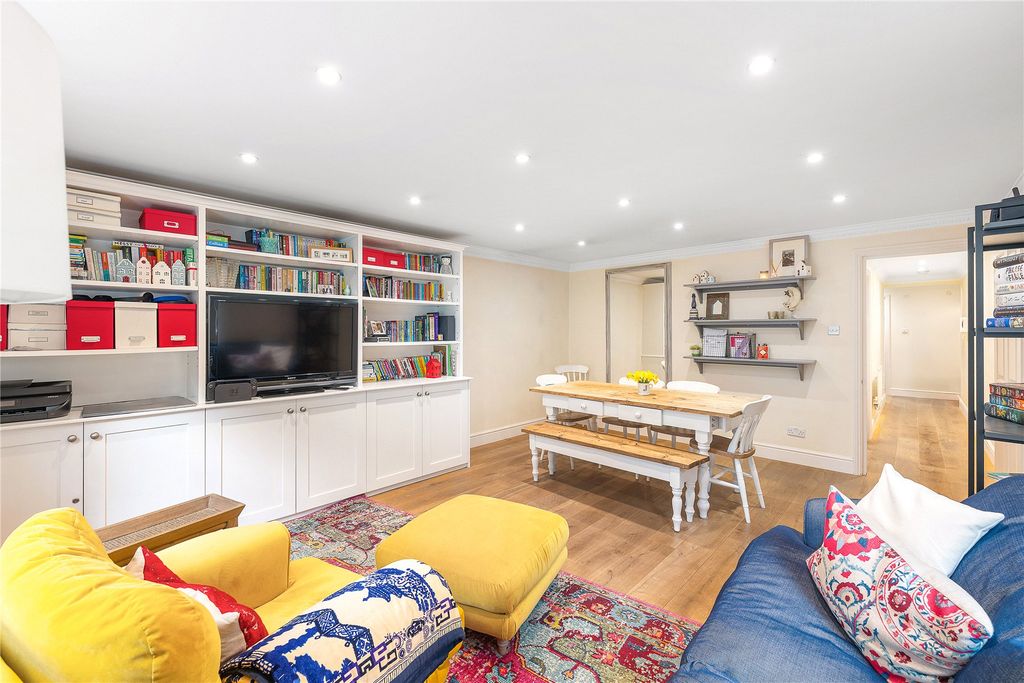 Property photo 2 of 8 Reception Room