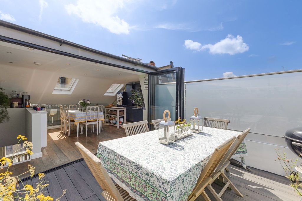 Property photo 1 of 15 Roof Terrace