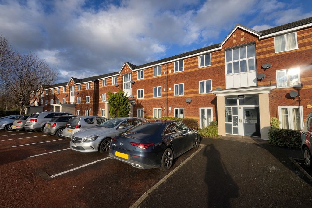 Property photo 1 of 9 2Â Bedroom Flat For Sale