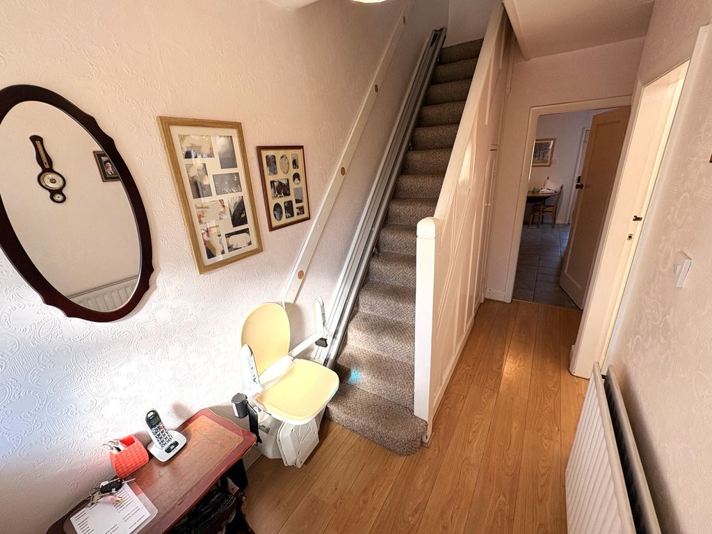 Property photo 3 of 17 Entrance Hall