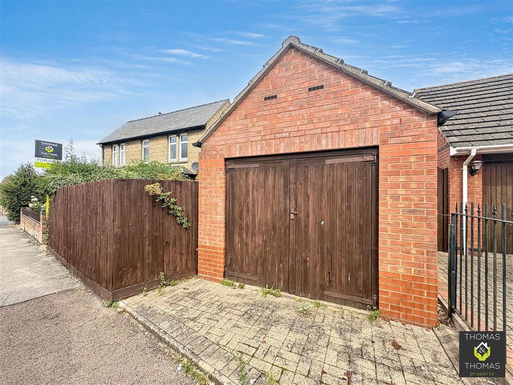 Property photo 3 of 13