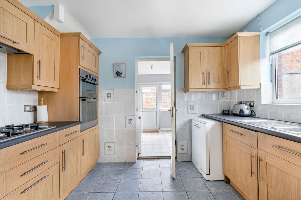 Property photo 3 of 17