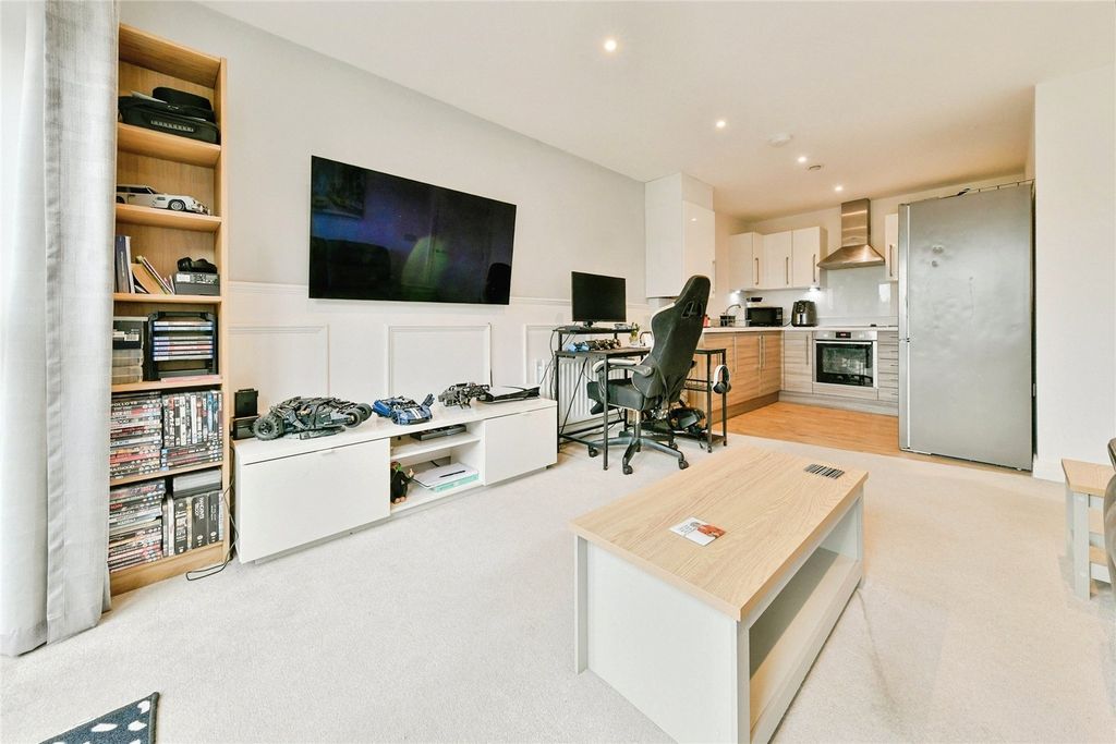 Property photo 3 of 15 Living Room