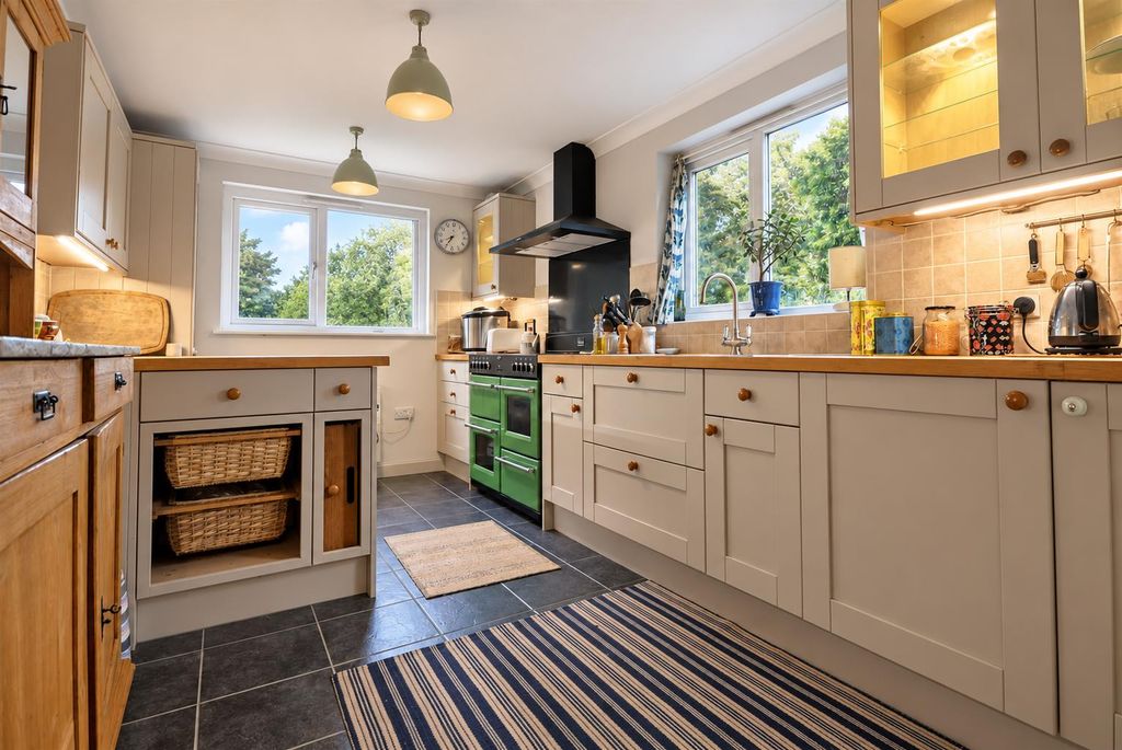Property photo 2 of 18 Kitchen.Png
