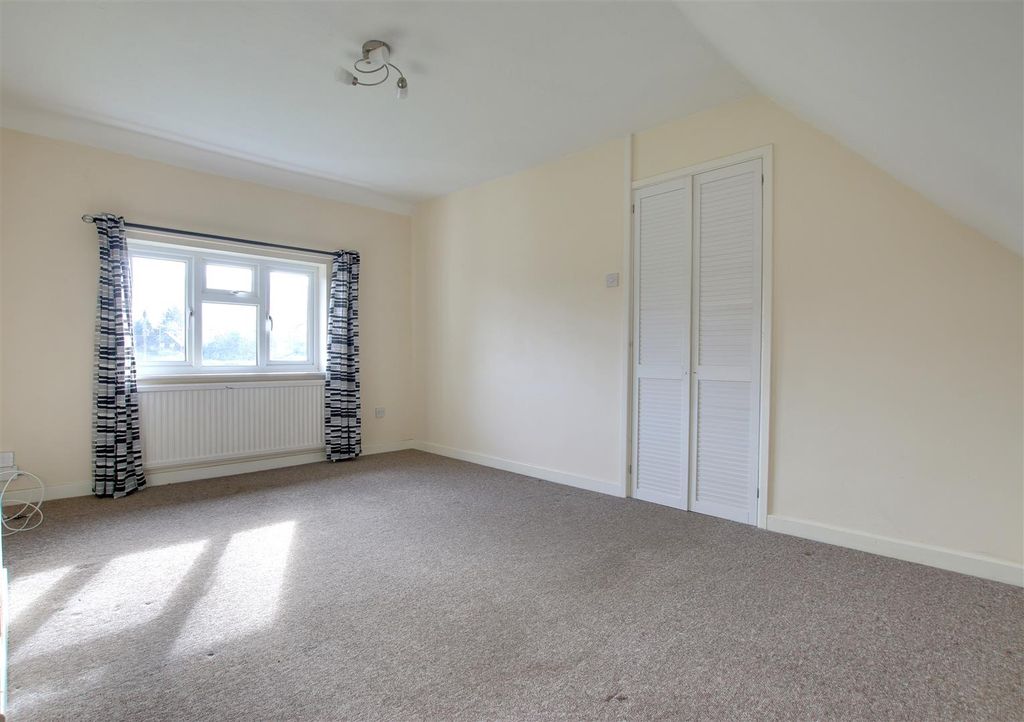 Property photo 3 of 6 Img_7351-Img_7353.Jpg