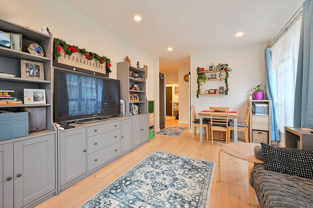 Property photo 3 of 14