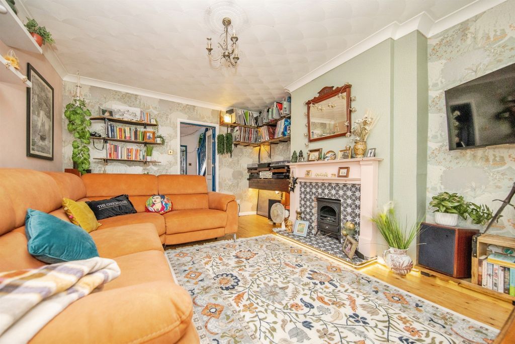Property photo 2 of 17