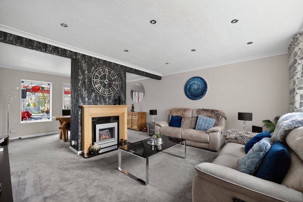 Property photo 2 of 20 Living Area