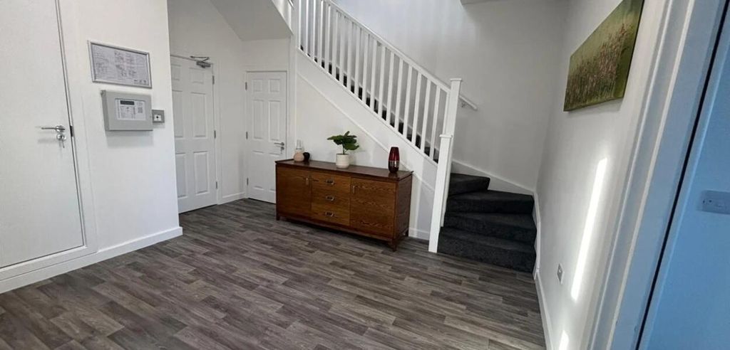 Property photo 3 of 10 Hallway