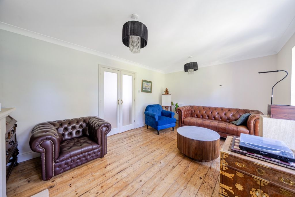 Property photo 3 of 17 1525267-5-6Ab130B...