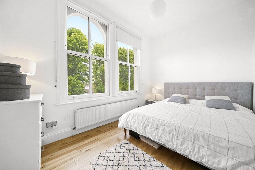 Property photo 2 of 12 Picture No. 11