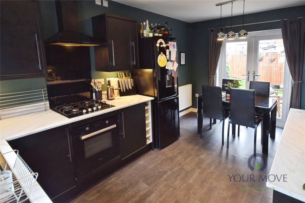 Property photo 3 of 12 Kitchen Diner