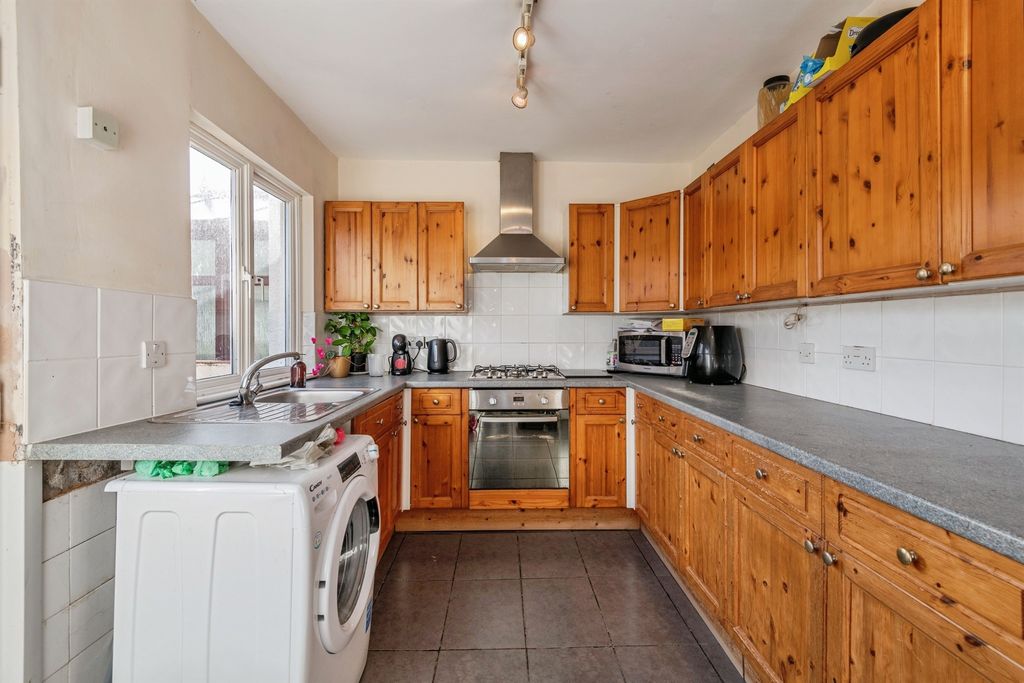 Property photo 3 of 17