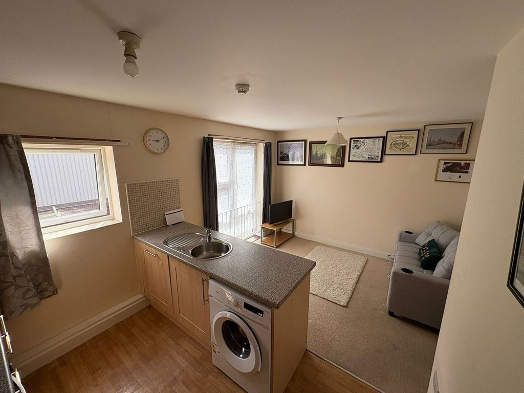 Property photo 3 of 12