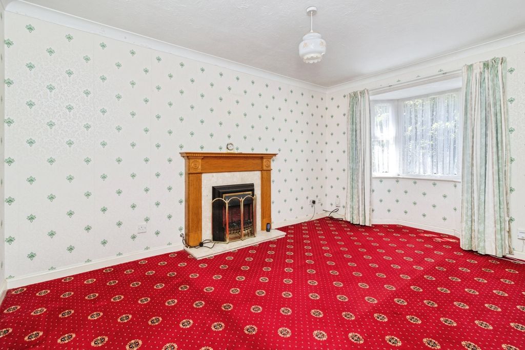 Property photo 3 of 17 Photo