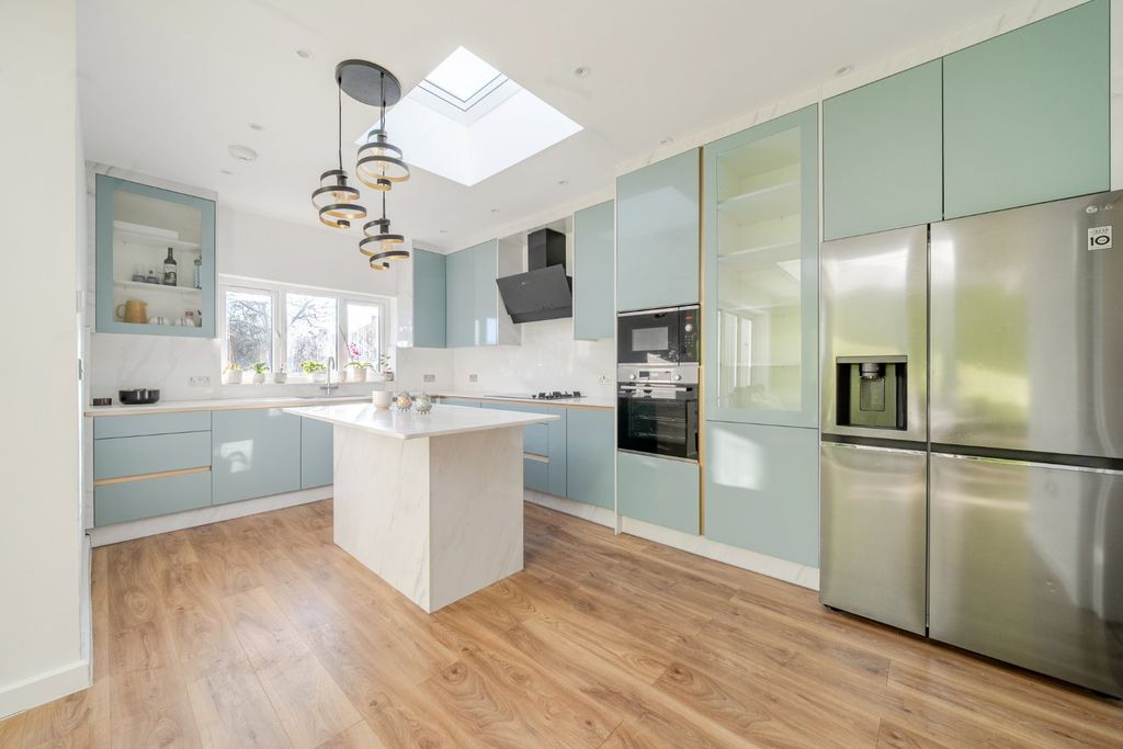 Property photo 2 of 16 Picture No. 03