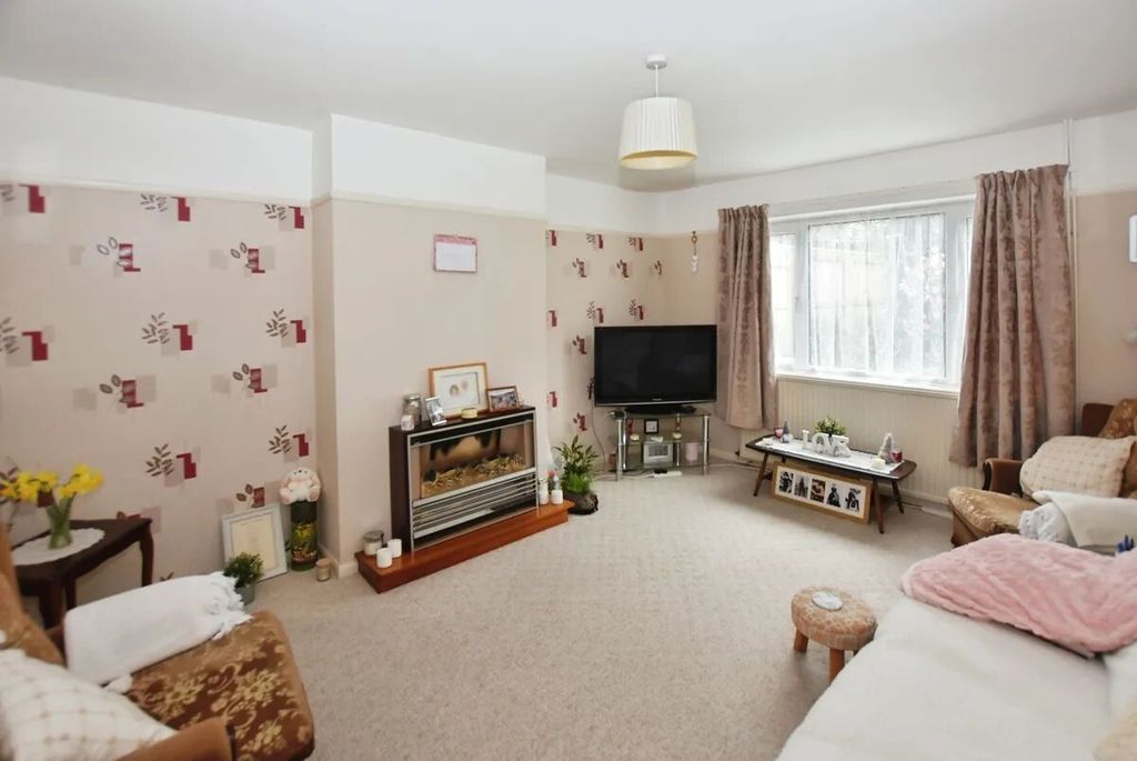 Property photo 2 of 16 Picture 2