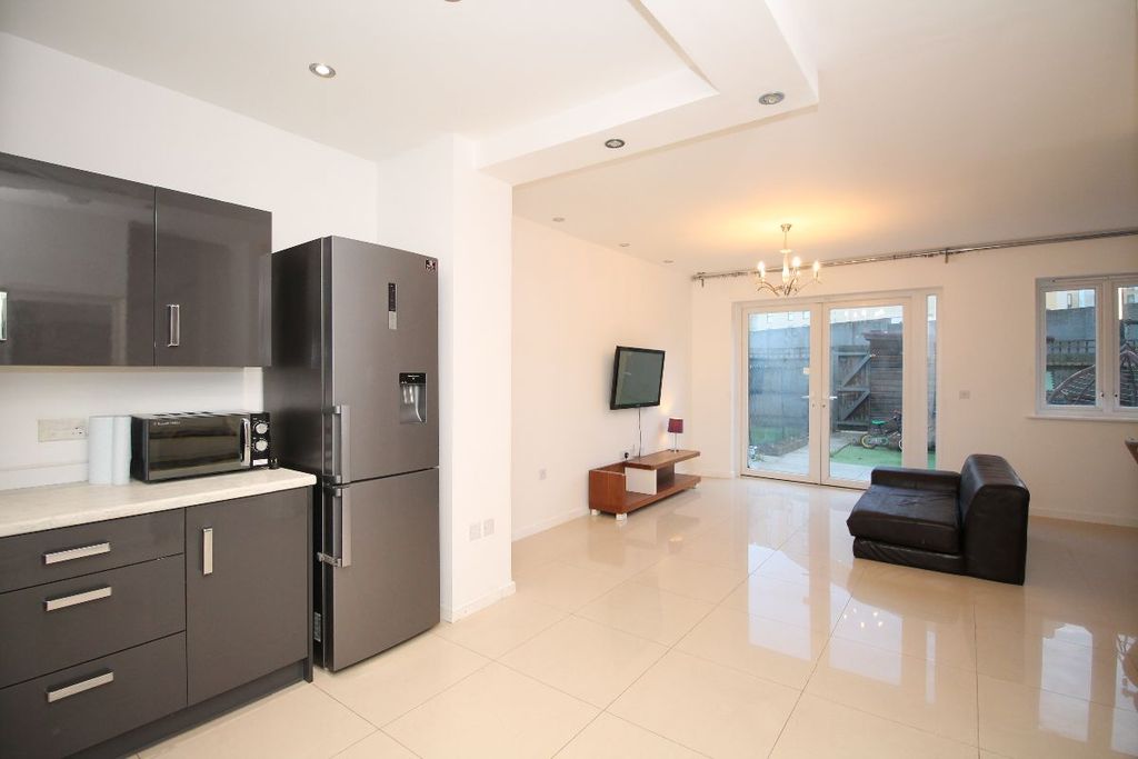 Property photo 1 of 30
