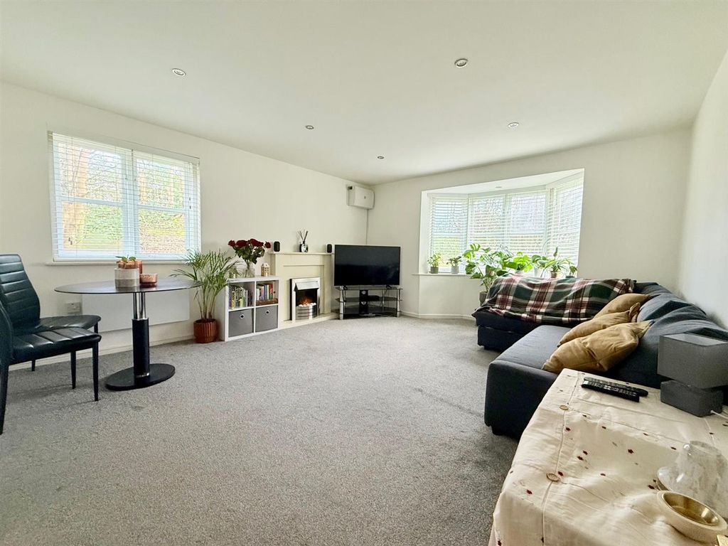 Property photo 2 of 8 22F956B3-5d95-4c4F-Ab53-Bbd678B27558.Jpg