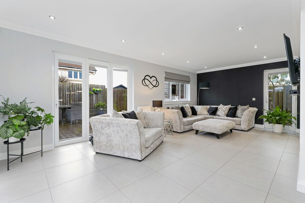 Property photo 3 of 25 Property Image 3