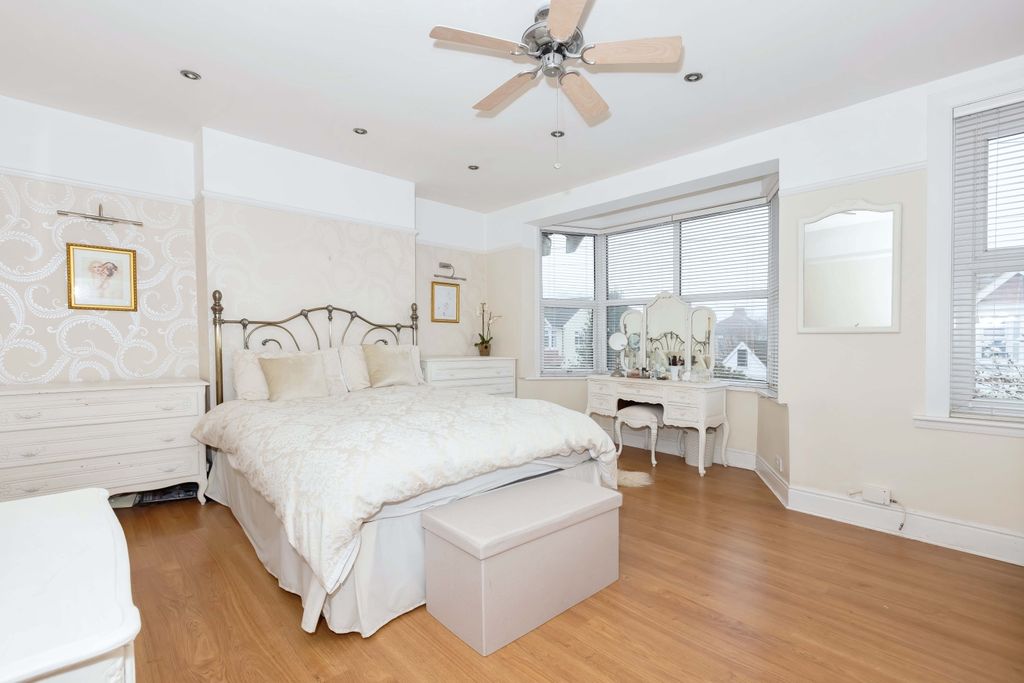 Property photo 3 of 24 Woodlea Rd_2