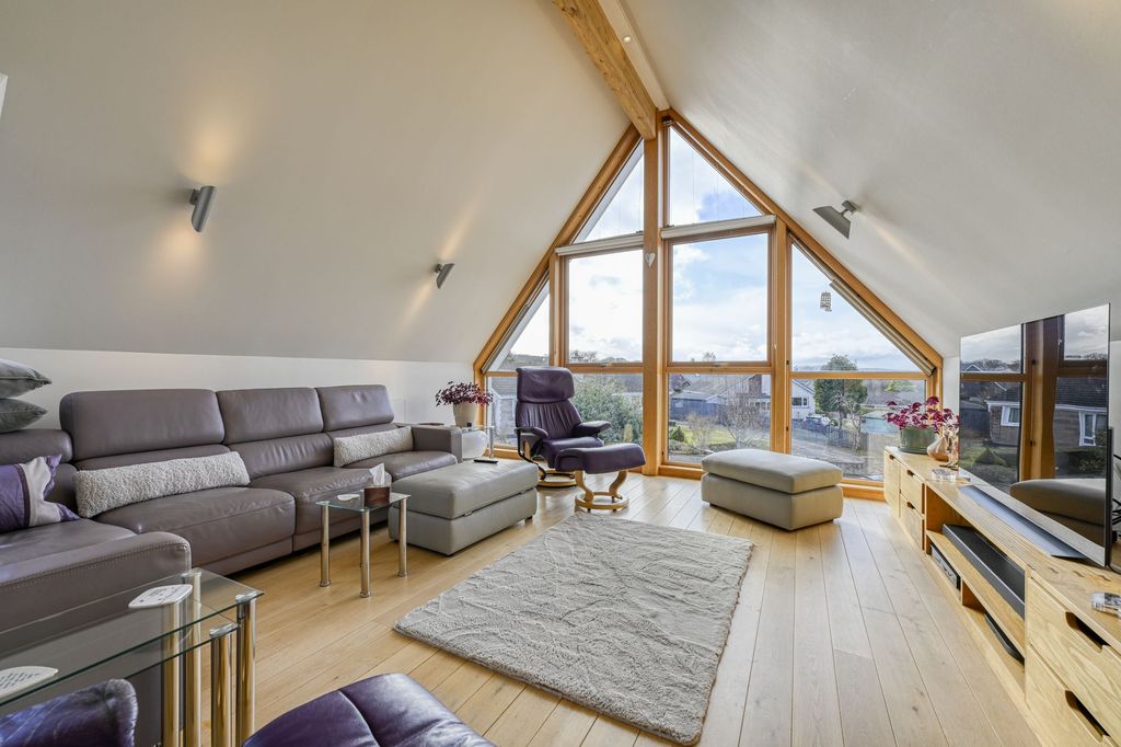 Property photo 2 of 32