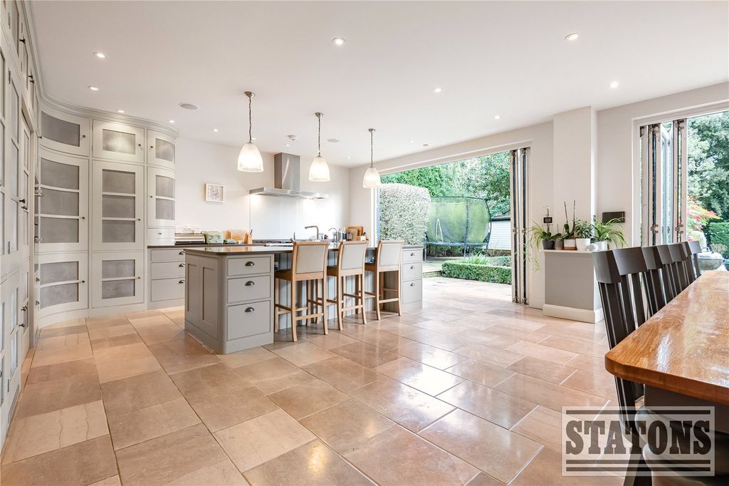 Property photo 3 of 33 Picture No. 05