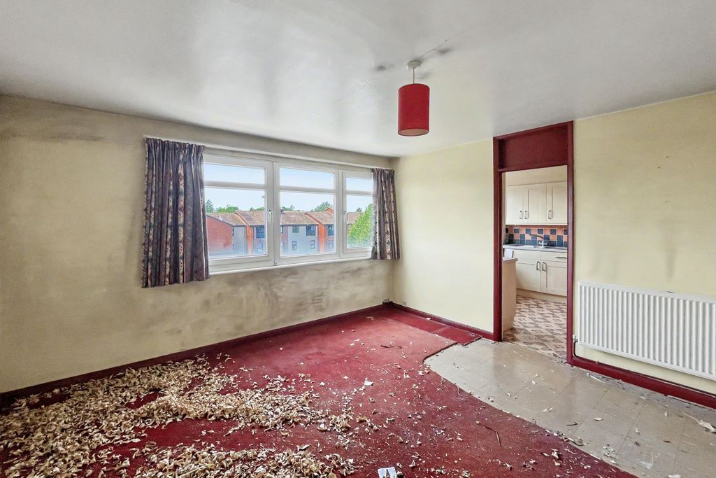 Property photo 3 of 12 318 Grand Drive, Raynes Park, London, Sw20 9Nq
