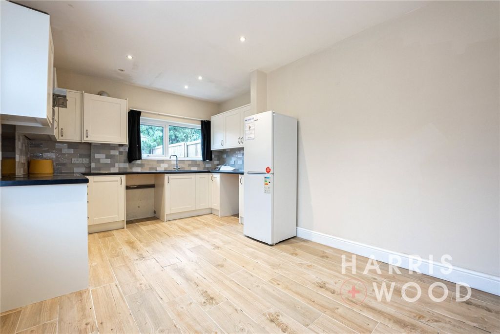 Property photo 2 of 30 3828515