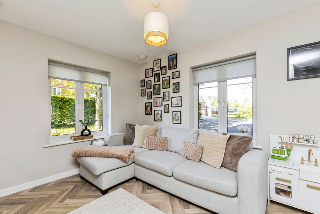 Property photo 3 of 14 Pbox-Img.Jpg