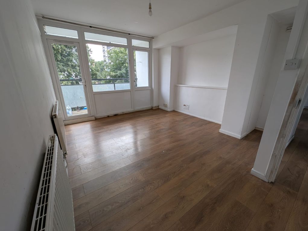 Property photo 1 of 12 Bright 2-Bedroom Flat With Balcony Â€“ Se5 7HD