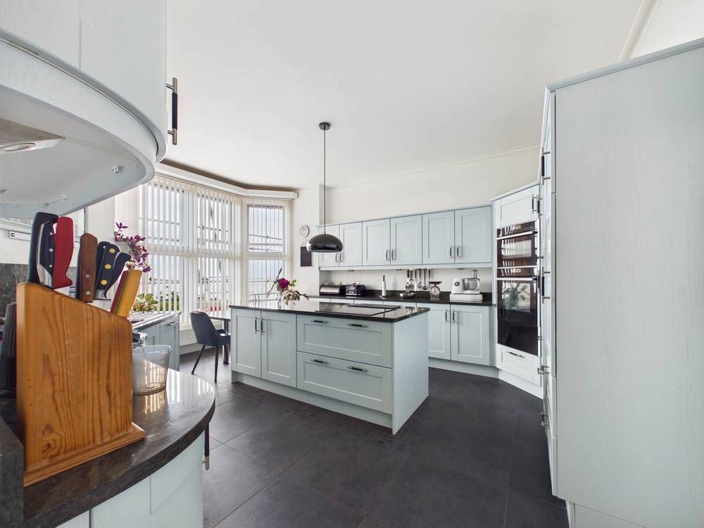 Additional image 4 of 3 bed flat for saleCobbold Road, Felixstowe, Suffolk IP11