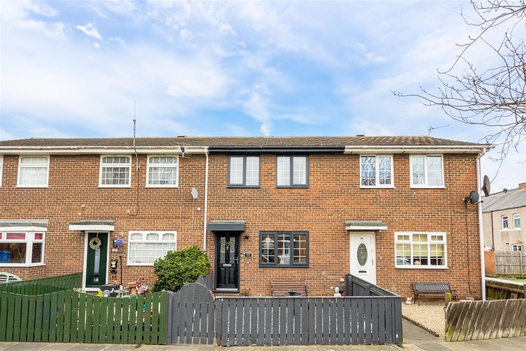 Property photo 1 of 9 External