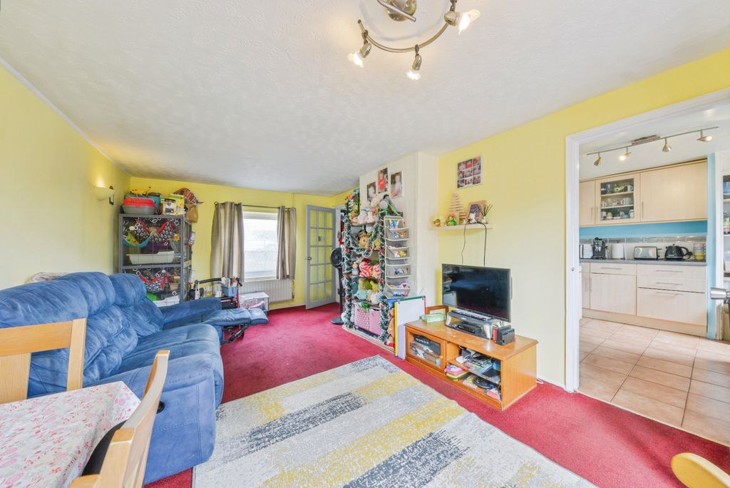 Property photo 2 of 18