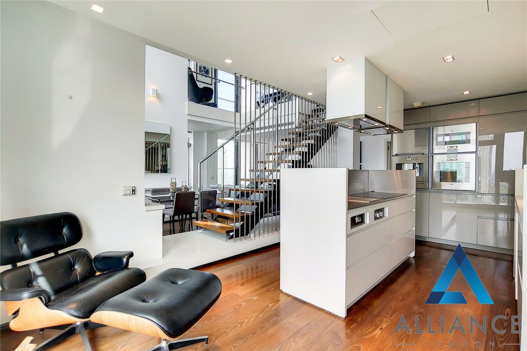 Property photo 2 of 17 Picture No. 33