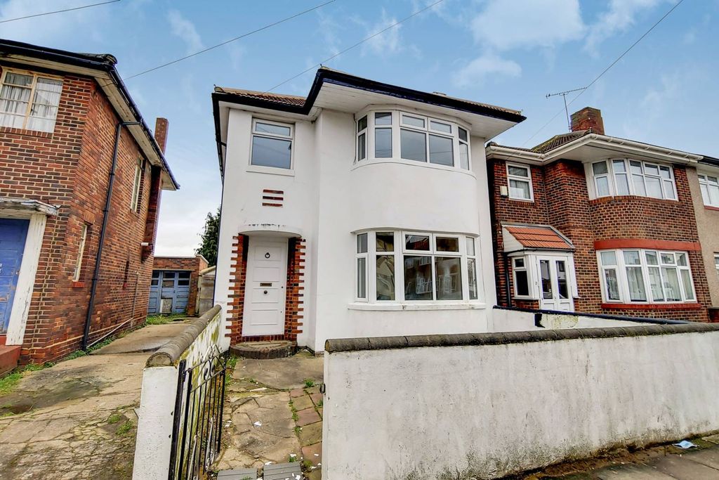 Property photo 1 of 21