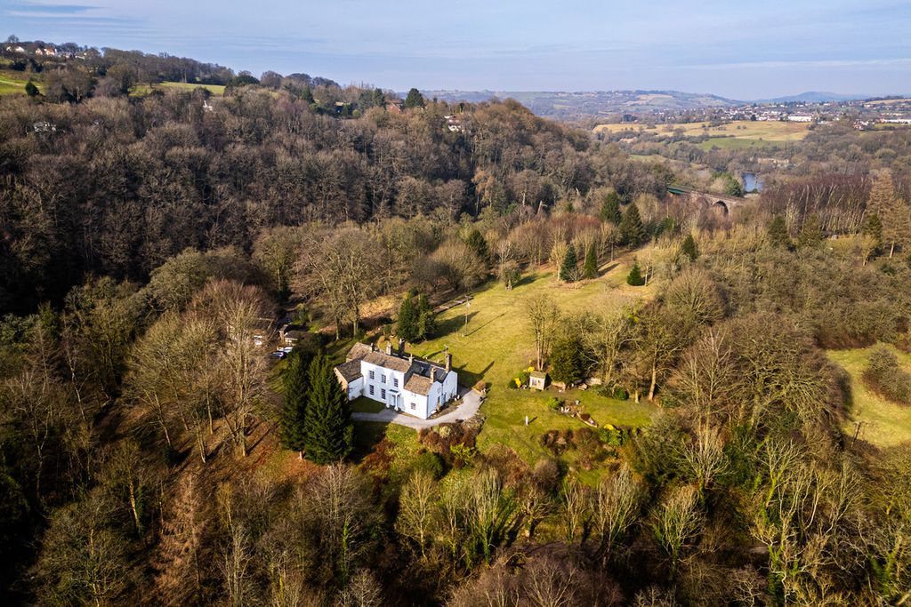 Property photo 1 of 50