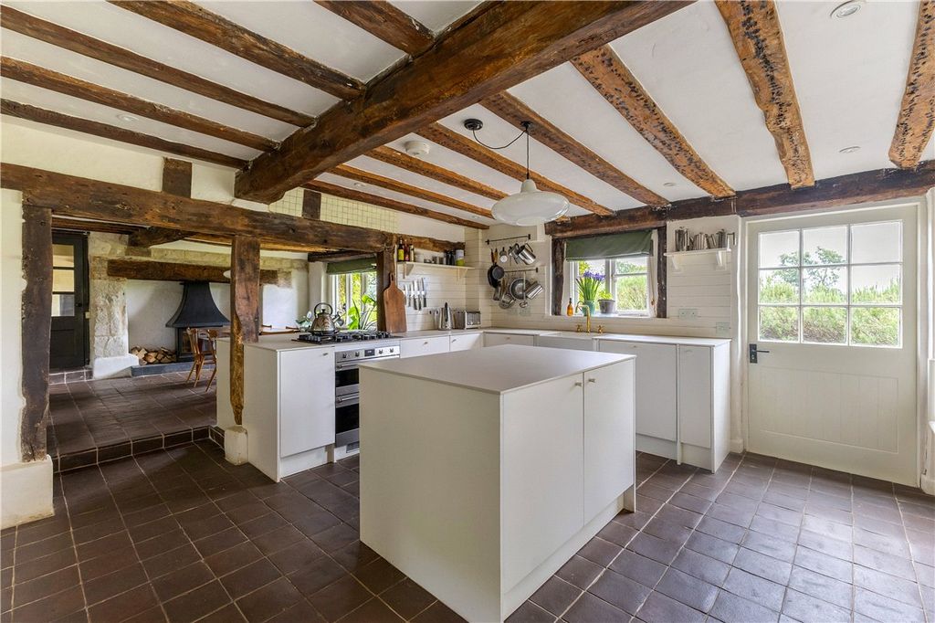 Property photo 2 of 34 Kitchen