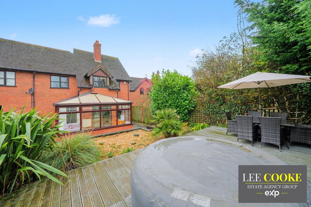 Property photo 3 of 34